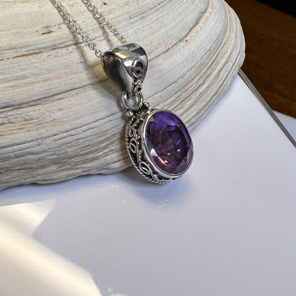 925 Sterling Silver. Amethyst. Necklace - Picture 7 of 9